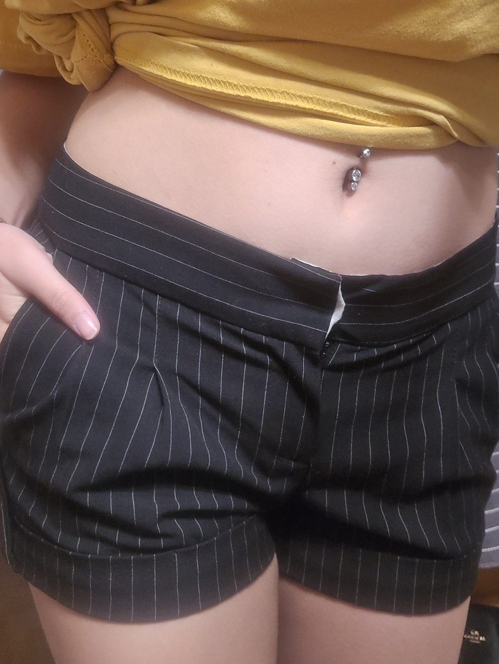Forever 21 Black Low Rise Pinstripe Trouser Shorts With Pockets Size XS